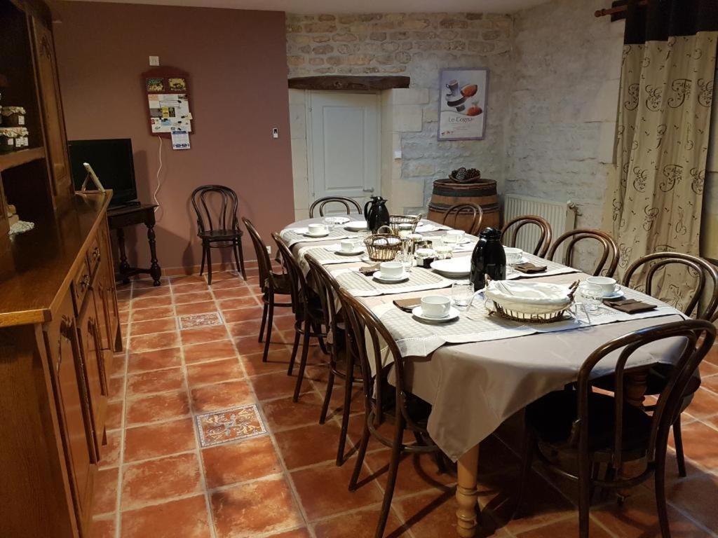 Le Domaine De Bellevue Bed & Breakfast Tanzac Екстериор снимка