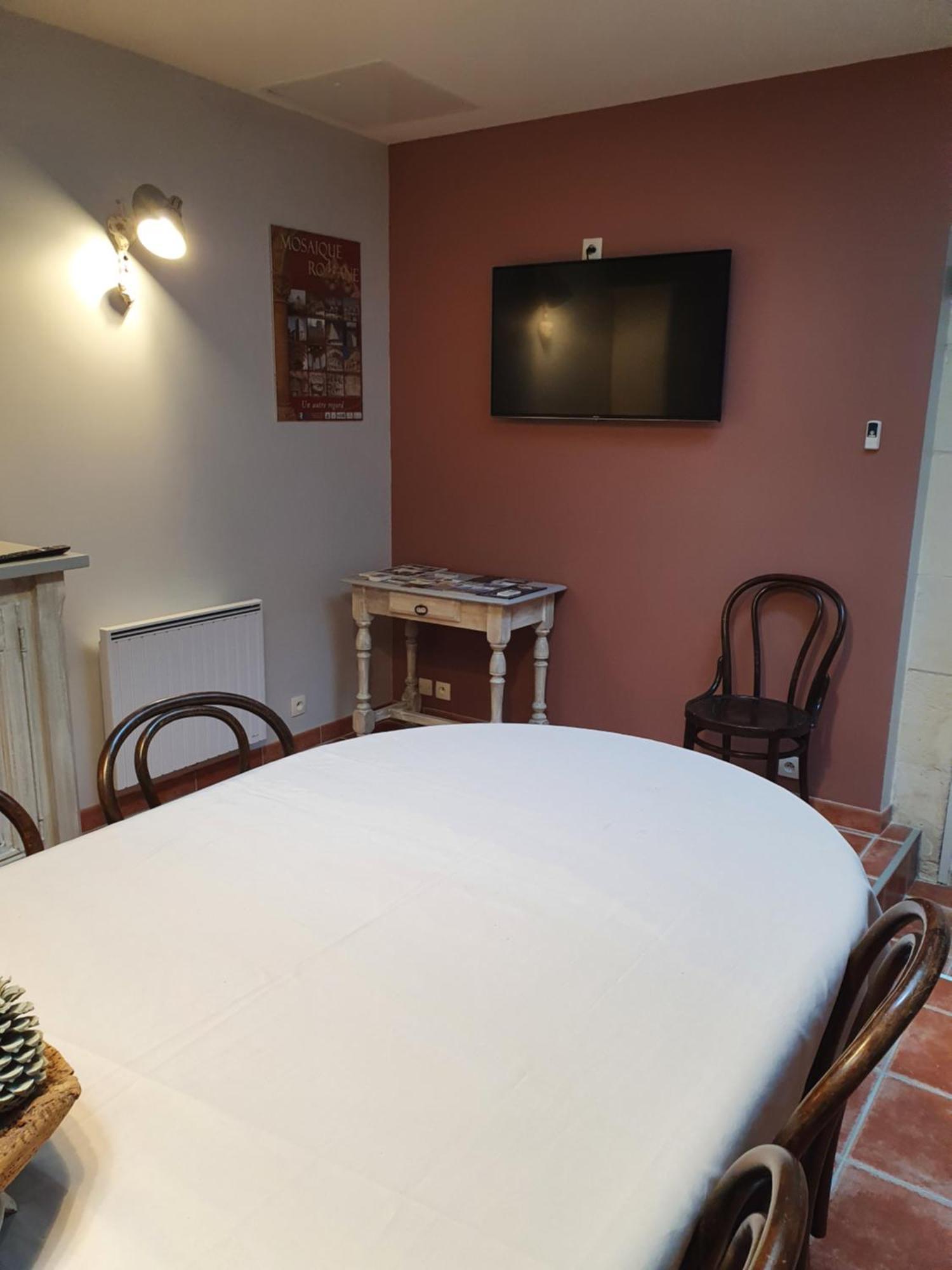 Le Domaine De Bellevue Bed & Breakfast Tanzac Екстериор снимка